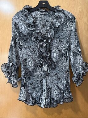 Signature by Larry Levine Black & White Ruffle Button-Front Blouse